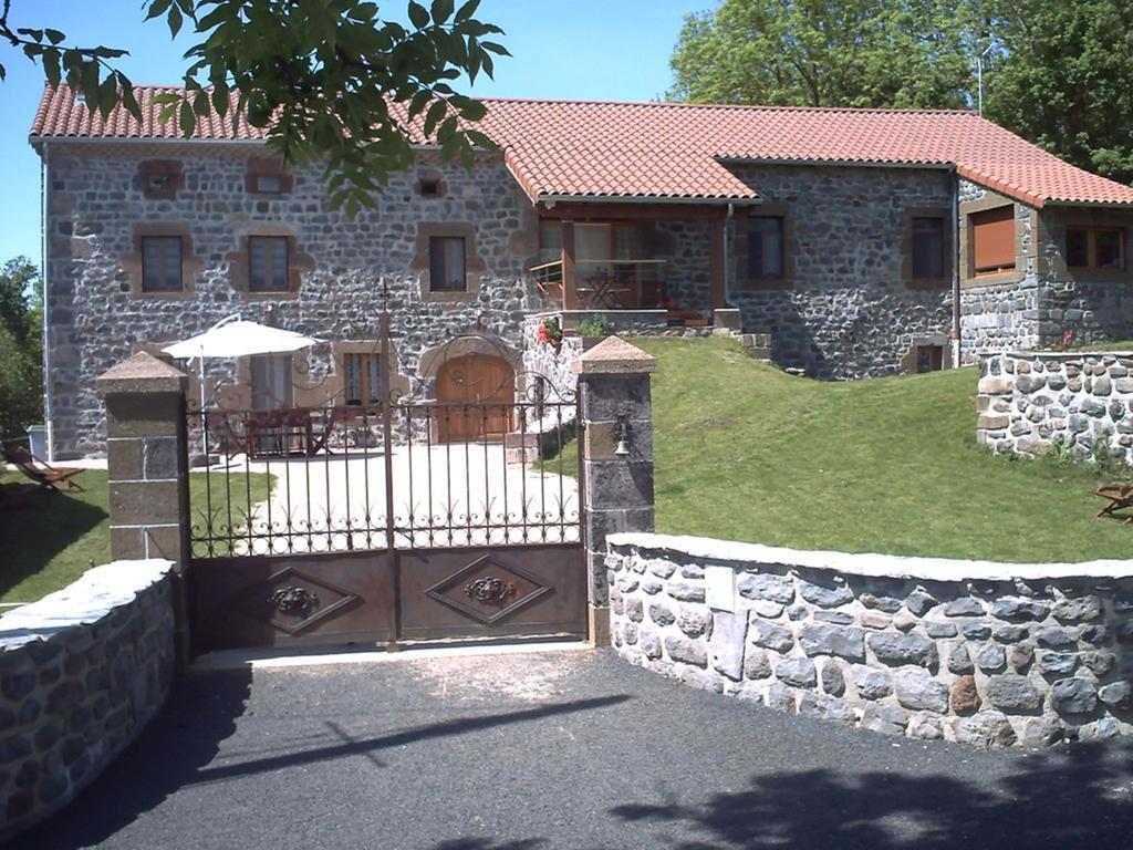 Le Clos Des Pierres Rouges Saint-Privat-dʼAllier 외부 사진